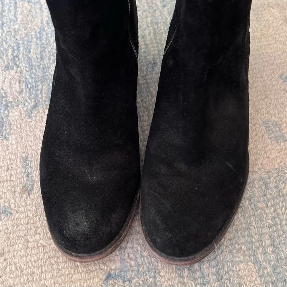 FRYE BLACK SUEDE LEATHER  'ALTON' CHELSEA ANKLE BOOTIES SIZE 7.5B